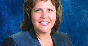 Mandy Rohr's Instagram, Twitter & Facebook