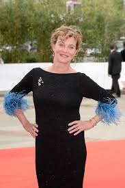 Margarita broich bei dreharbeiten zu dem fernsehfilm aufbruch, der in den 1960er jahren spielt, 2015. Ce3i1ytkyel2um