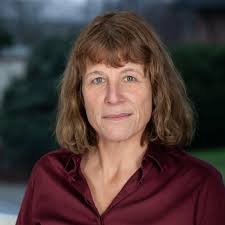 Iris Reimann's Instagram, Twitter & Facebook