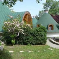 After the founding of the state, it was the property of the hungarian kings, but in a record from 1164. Balatonudvari 10 Legjobb Hotele Mar Huf 27 660 Ert