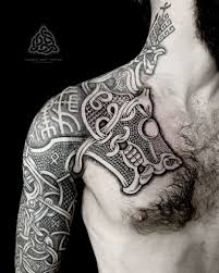 This category discusses celtic tattoos, tattoo ornaments and traditional in a variety of styles. Celtic Tattoos Mit Sean Parry Aus Nord Wales Tattoo Spirit