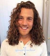 Curly Hairstyles For Men 40 Ideas For Type 2 Type 3 And Type 4 Curly Hair The Right Hairstyles For You Curly Hair Styles Long Hair Styles Curly Hair Men