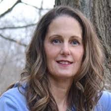 Sara Leathers's Instagram, Twitter & Facebook