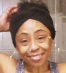 Denise Crooks's Instagram, Twitter & Facebook