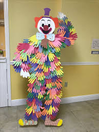 Klassenclown Faschingbastelnmitkinder Faschingbastelnmitkinderunter3 Faschingsdeko Basteln Mit Kindern Fasching Basteln Grundschule Faschingsdeko Basteln