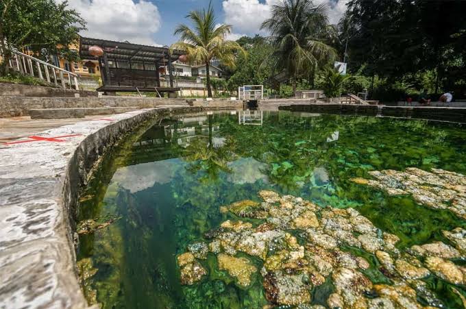 슬라양 온천 (Selayang Hot Spring), AI로 생성