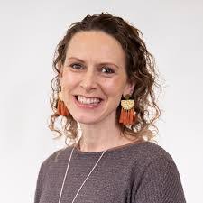 Ellie Moe's Instagram, Twitter & Facebook