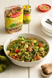 Pastasalade Met Pesto Grand Italia Recept In 2020 Pastasalade Pastasalade Recepten Vegetarisch Eten