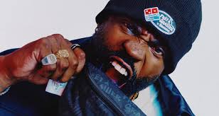 Prêt-à-grailler” : quand la mode permet de commander des pizzas