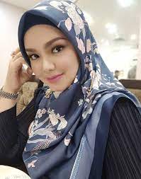 Dato' sri siti nurhaliza binti tarudin is a malaysian singer and businesswoman. Biodata Dan Latar Belakang Penyanyi Siti Nurhaliza Iluminasi