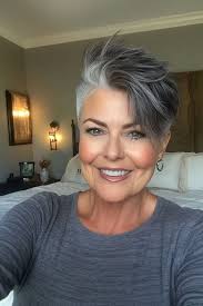 Kookaburra with a new hairstyle