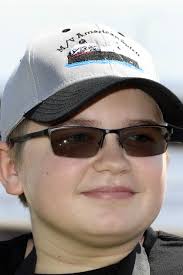 Father and son team up for 'very rare' ship photo in port of  Duluth-Superior