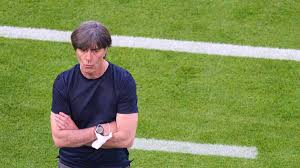 Wenn man gegen so einen gegner zweimal in rückstand gerät, wird es immens schwierig. Scratching The Waistband And Nose Picking Swiss Press Attacks Jogi Low The Limited Times