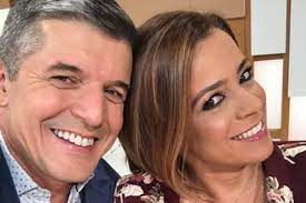 The word comes from the latin opalus, meaning precious. Joao Baiao E Rita Ferro Rodrigues Imitam Capa Da Revista Cristina Social Sabado