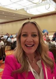 Jackie Lauer's Instagram, Twitter & Facebook