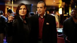 A gang leader is murdered and a pair of twins are implicated…but one of the twins isn't who she 10. Law Order Svu S15e12 Jersey Breakdown Summary Season 15 Episode 12 Guide