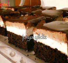 كل اسبوع بعملا وما بمل منا اكتر وصفة حبيتا من انواع الكيك لانها رطبة زاكي Arabic Dessert Sweets Recipes Yummy Cakes