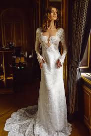 Wie viel hochzeitskleider kosten, hängt zum beispiel vom verwendeten material, dem schnitt und der fertigung ab. Brautkleid Mit Spitze Ideen Wunderschone Inspirationen I Weddyplace