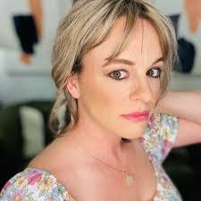 Lori Weese's Instagram, Twitter & Facebook