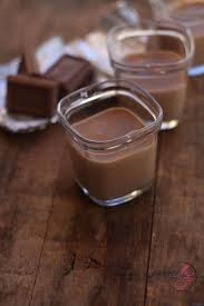 Une Tablette De Pralinoise Me Faisait De L œil Elle A Eu Tord Il Ne Faut Pas Trop Me Chercher Recette Creme Dessert Recette Yaourt Avec Yaourtiere Pralinoise