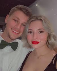 Erin Warner's Instagram, Twitter & Facebook