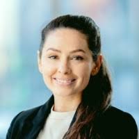 Julie Vold's Instagram, Twitter & Facebook