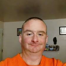 Food handlers in Colorado Springs not wearing gloves