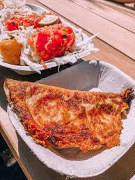 Served on a soft flour tortilla, generously filled with tempura battered pacific cod and topped with salsa fresca and chipotle mayo, tacofino's fish tacos are light, fresh and. Tacofino Original Food Truck In Tofino Sincerely Loewe