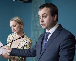 Владимир зеленский, без сомнения, стал известен благодаее игре и программе с одноимённым названием квн. Zelenskij Naznachil Glavoj Upravleniya Delami Prezidenta Byvshego Glavu Komandy Kvn Novosti Mobilnaya Versiya Biznes Cenzor Net