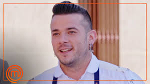 Los aspirantes tendrán que dividirse en dos equipos y cocinarán en el círculo,. Carlos Maldonado El Unico Aspirante De Masterchef Del Mundo Con Estrella Michelin Masterchef 9 Youtube