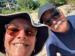 Buona Sera I'm looking for any English speaking people living in or around  pistoria who might want to get together for a chat.