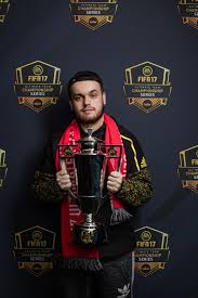 Et il y a encore bataille entre cristiano ronaldo et lionel messi ! Le Meilleur Joueur Au Monde De Fifa 17 Ultimate Team Est Francais Actualites Hightech Jeux Video Cinema