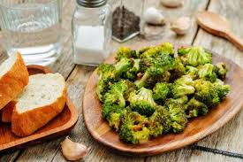 Recette Brocolis Sautes A L Ail Supertoinette Recette Recette Brocolis Recettes De Cuisine Brocolis Sautes