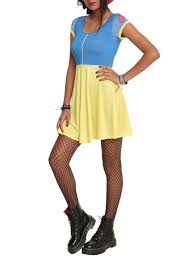 Grumpy is a short slender dwarf with a long white beard. Descendants The Daughter Of Snow White 3 Pool Party At Audrey S Kingdom Part 1 Wattpad