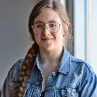 Lauren Galbraith's Instagram, Twitter & Facebook