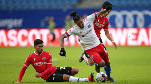 Rechtzeitig zum derby dürfen erstmals 9800 zuschauer in. Hannover Sturzt Hsv In Die Krise Sieg Im Nord Derby Eurosport
