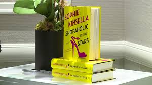 The novel follows becky as she tries to find herself among her friends and tries to find herself in the busyness of everyday life. Confessions Of A Shopaholic Author Sophie Kinsella Unveils Her True Life Cbs News
