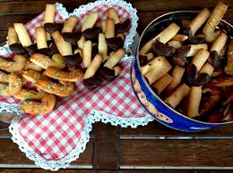 Siamo pronti per festeggiare insieme a voi l'unica ricorrenza che tutte le feste porta via! Biscotti Della Befana Ricetta