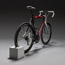 Fahrradstander Aus Beton Bikeblock Design In Wohnung Oder Balkon Radfahren Fahrrad Rennrad