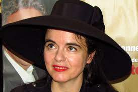 Amélie nothomb alias fabienne claire nothomb (* 9.juli 1966 in etterbeek, brüssel oder 13. Amelie Nothomb Graphomaniac Writer John Barre