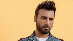 Emre Kaya sanatını konuşturdu