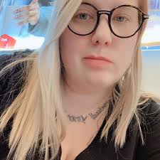 Kylie Neff's Instagram, Twitter & Facebook