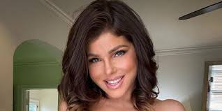 Paparazzo fotke razotkrile kako zvijezda "Baywatcha" stvarno izgleda s 55  godina, ali ona od ovakvih objava ne odustaje!