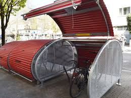 Fahrradgaragen, sogenannte fahrradboxen, gehören dort in den städten und wohnvierteln schon seit jahren zum erscheinungsbild. Frankfurt Nordend Fahrradgaragen An Der Hegelstrasse Frankfurt