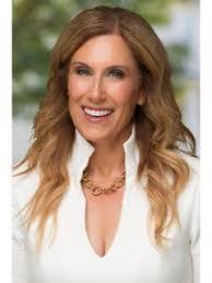 Erin Carper's Instagram, Twitter & Facebook