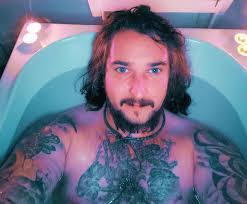 Justin Hatton's Instagram, Twitter & Facebook