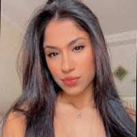 Monique Medeiros's Instagram, Twitter & Facebook