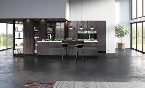 Cuisine Equipee En Laque Au Style Ethnique Chic Modele Reflet Cuisine Moderne Cuisine Laquee Cuisine Alno