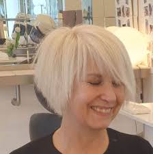 Ameaçado pela ambição do líder da SA, Ernst Rohm, Hitler é persuadido por  Himmler a destruir Rohm e as suas tropas e fazer da SS a única força  paramilitar da Alemanha. A