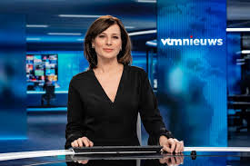 De ankers van vtm nieuws voelen zich ziek, nemen daarom geen enkel risico en blijv. Vtm Nieuws Ankers Freek Braeckman En Birgit Van Mol In Quarantaine Showbizzsite